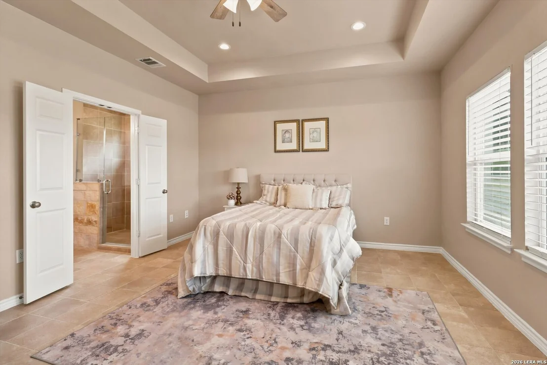 Photo of 200 Lakeview Cir