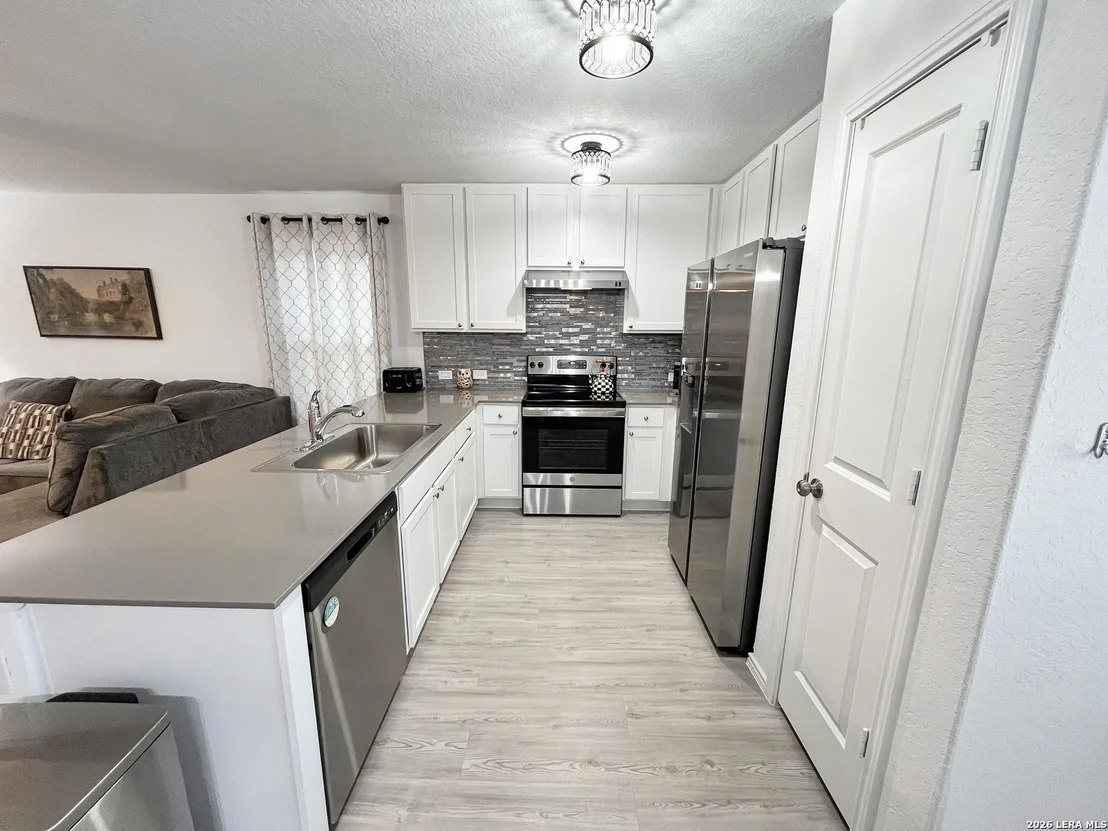 Photo of 1072 Shutter Way