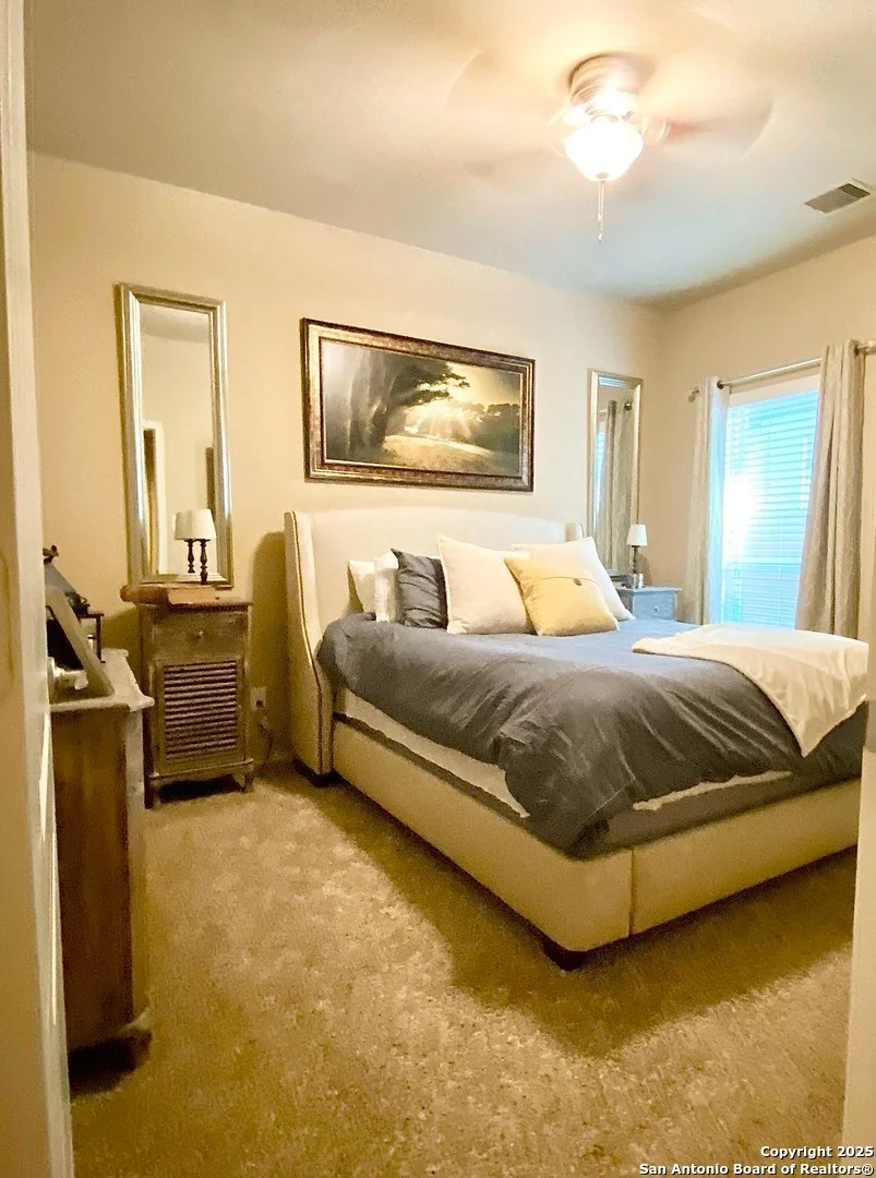 Photo of 8714 White Crown