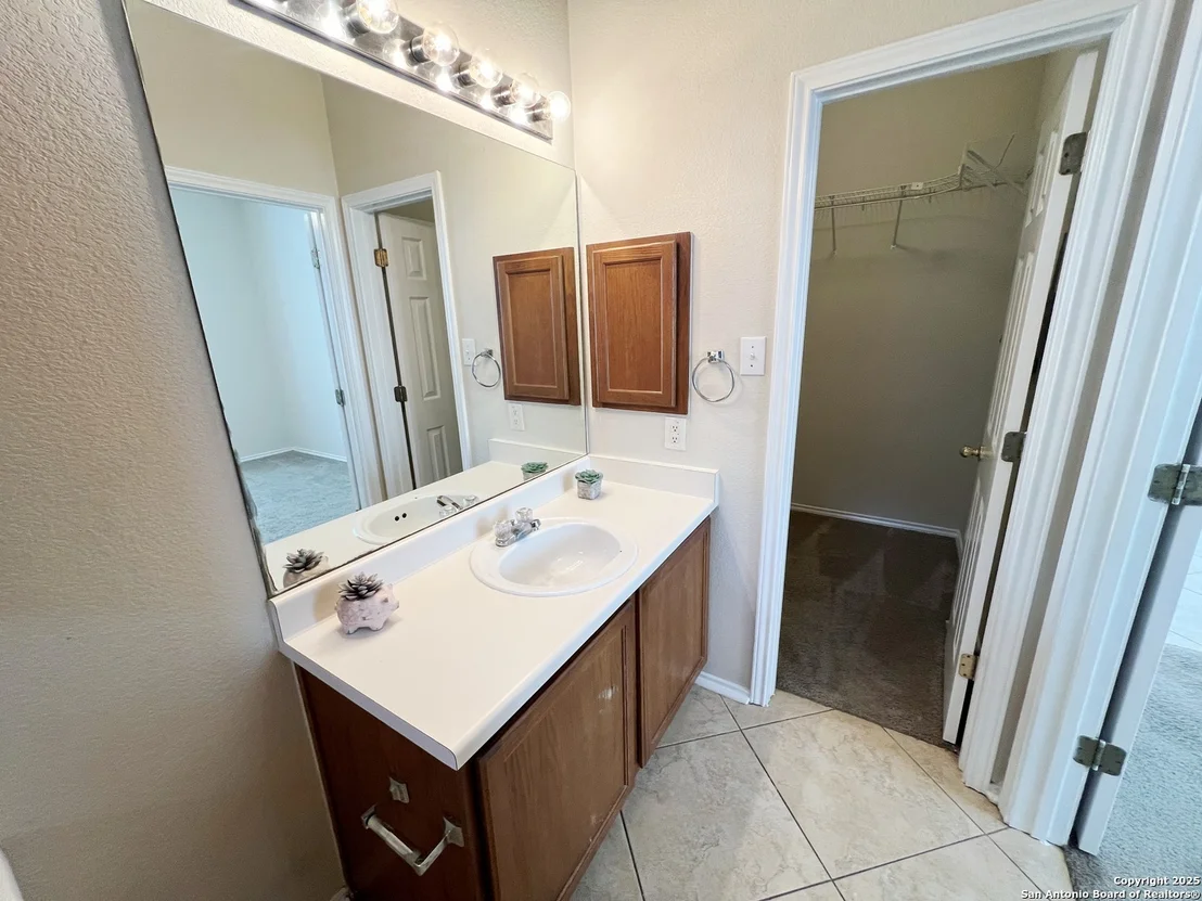 Photo of 7130 Heathers Place