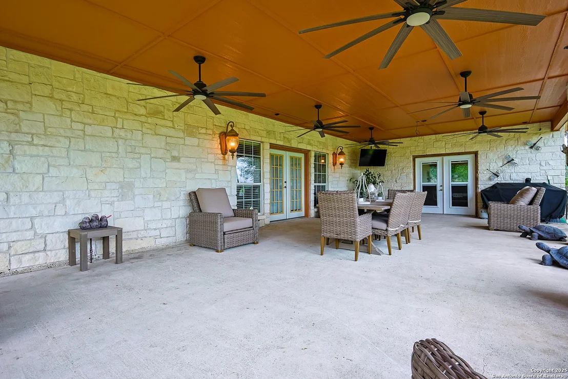 Photo of 2697 Oak Grove