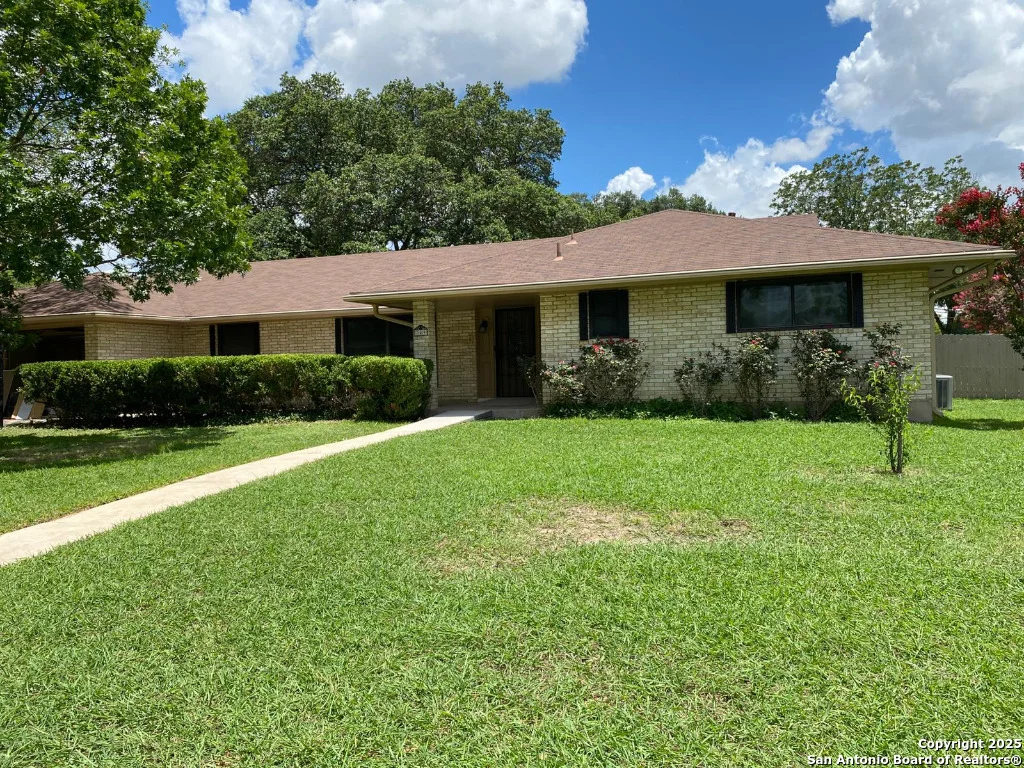 Photo of 749 Windrock