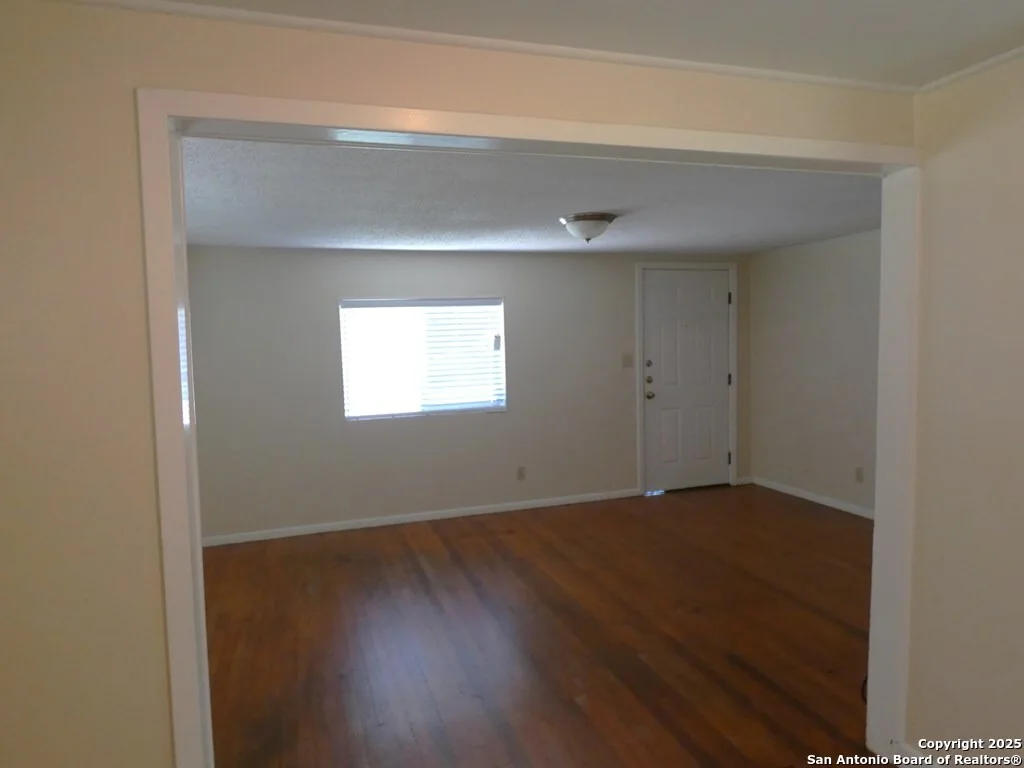 Photo of 1411 Retama