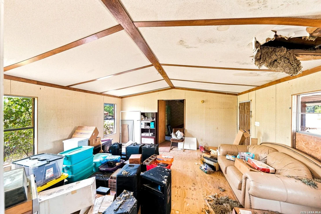 Photo of 990 Hillcrest Trl