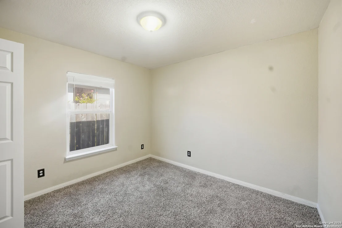 Photo of 6810 Luckey