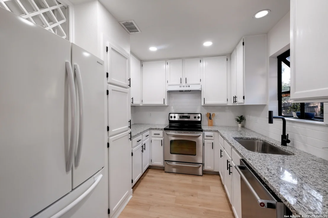 Photo of 1402 Brook Meadow