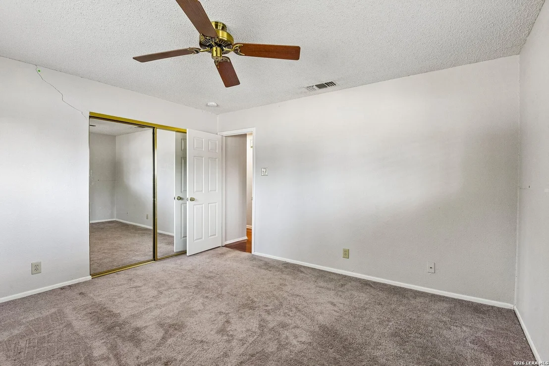 Photo of 8714 MIDCROWN DR