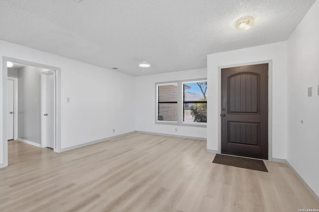 Photo of 9015 Mansfield