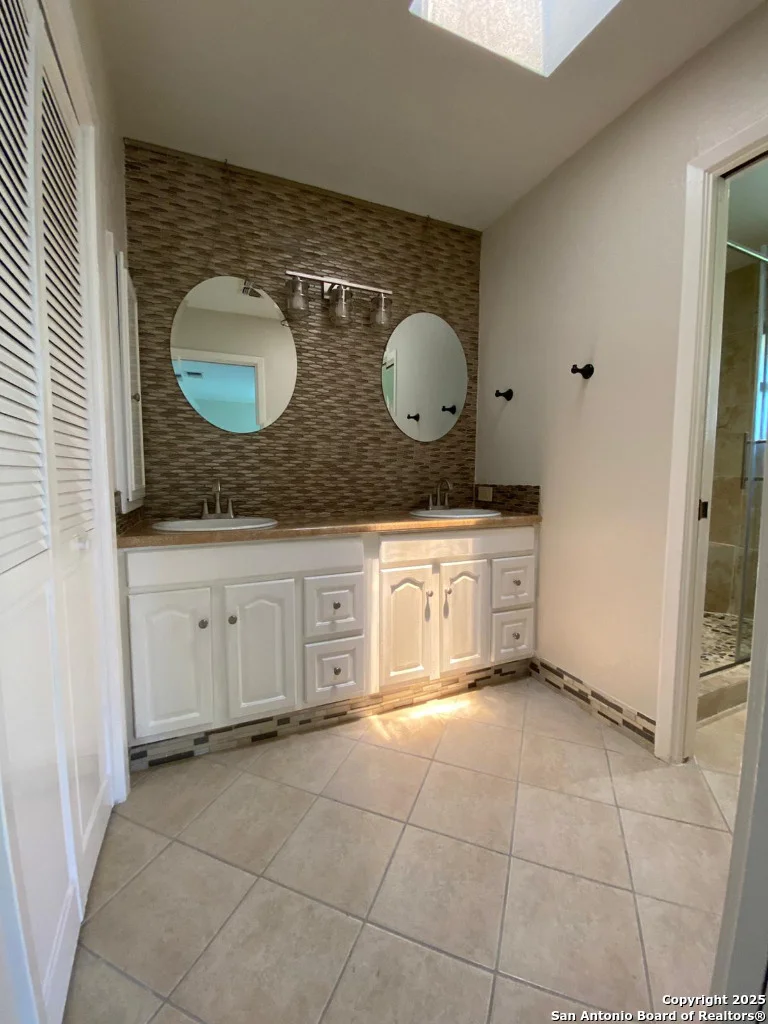 Photo of 749 Windrock