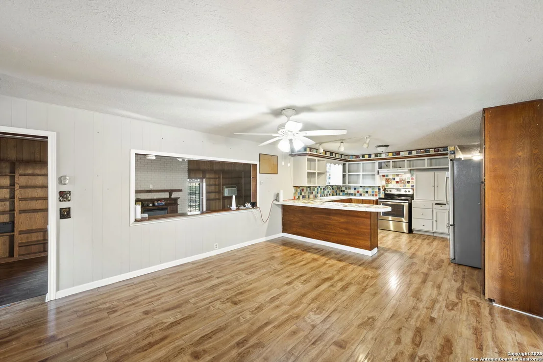 Photo of 835 Tecumseh