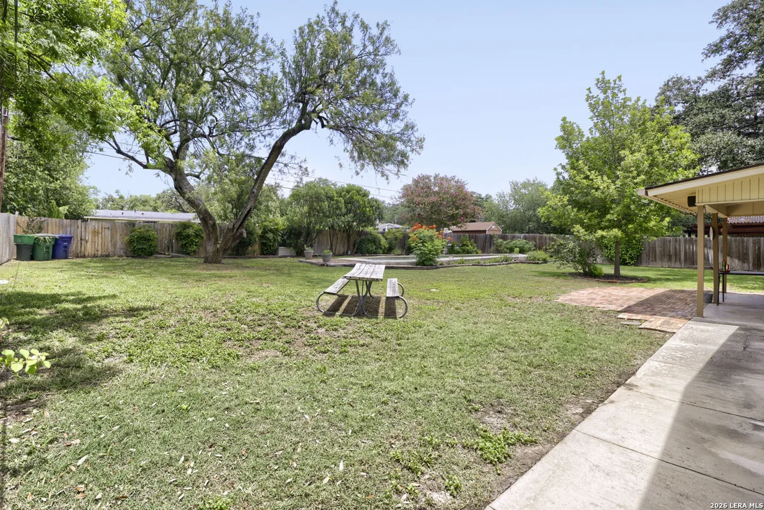 Photo of 105 HARRIETT DR