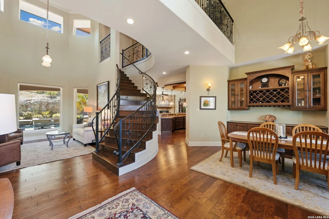 Photo of 315 Candelaria