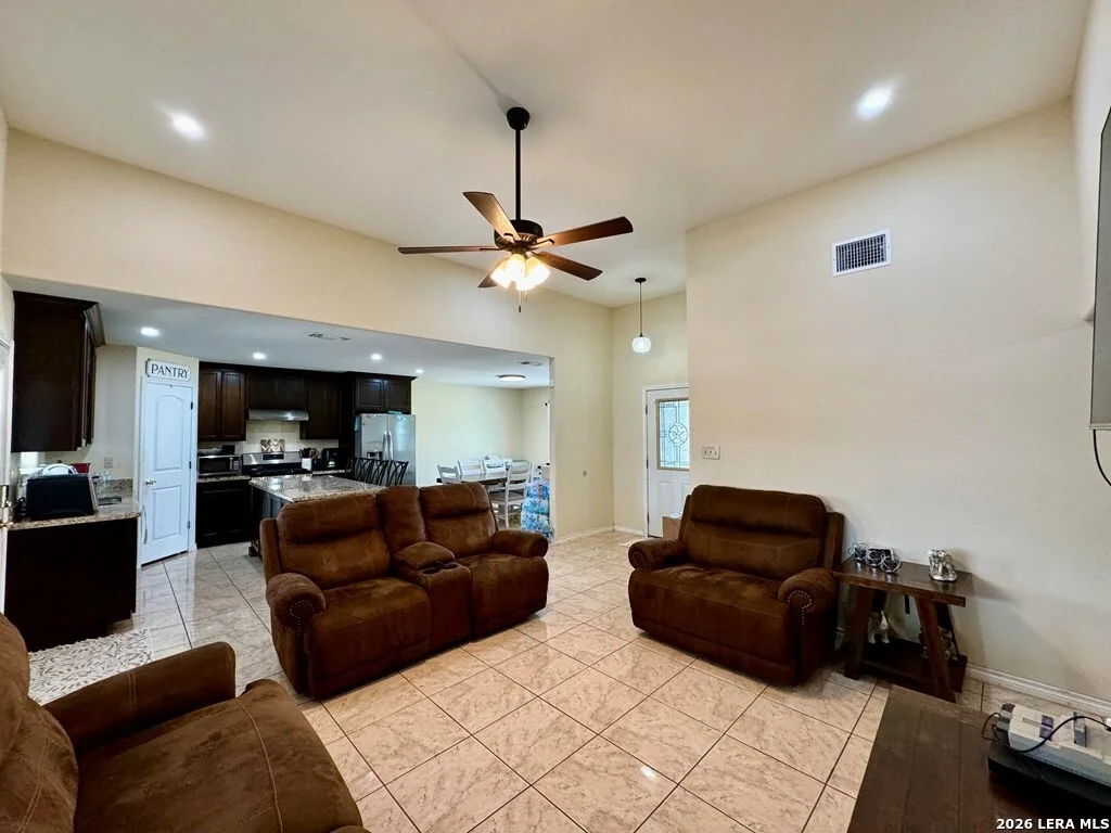 Photo of 698 Paco St