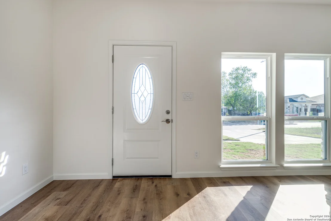 Photo of 5847 TREE VIEW ST