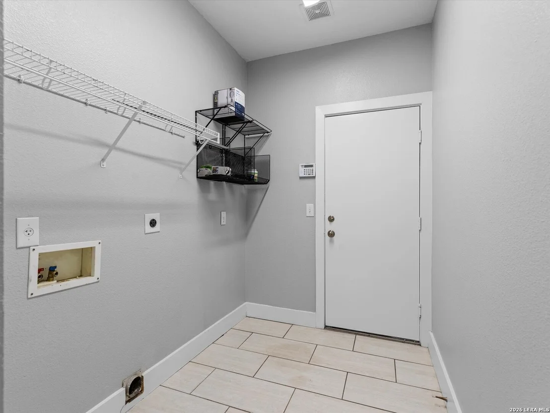 Photo of 121 NORMAN CV