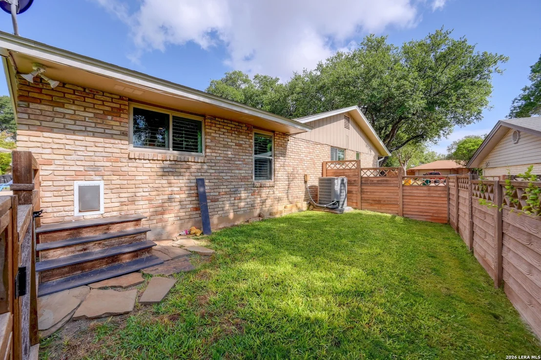 Photo of 106 Barcelona Drive