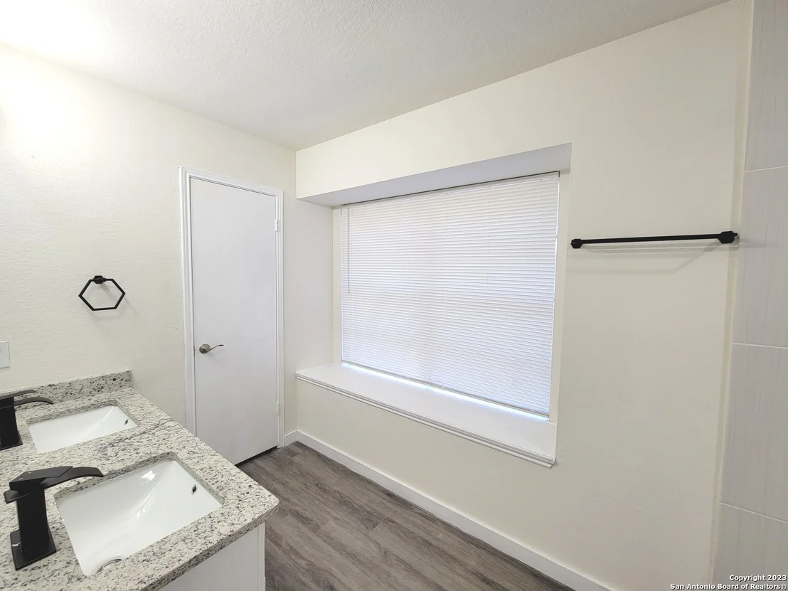 Photo of 6810 RAINTREE PATH