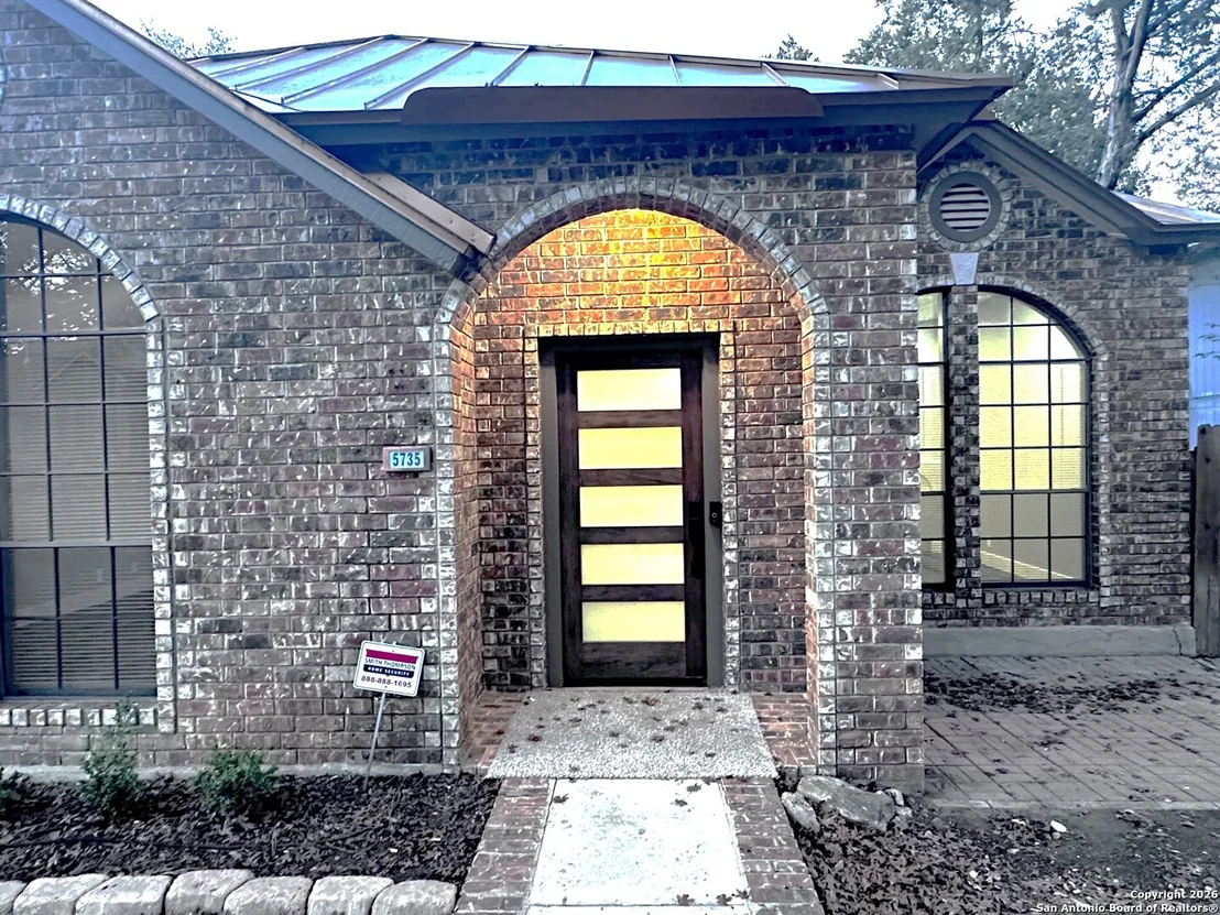 Photo of 5735 Cedar