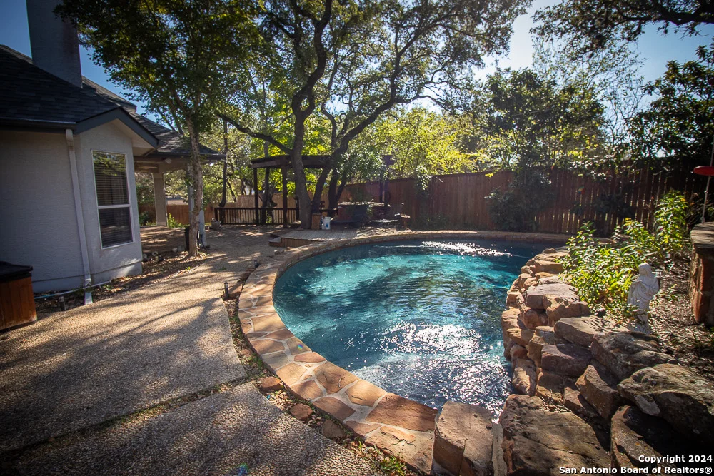 Photo of 8526 FAIRWAY TRACE DR