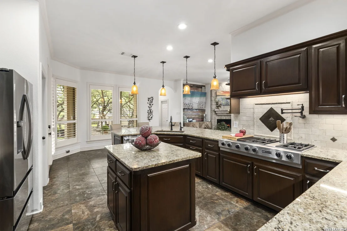 Photo of 921 GREAT TREE DR
