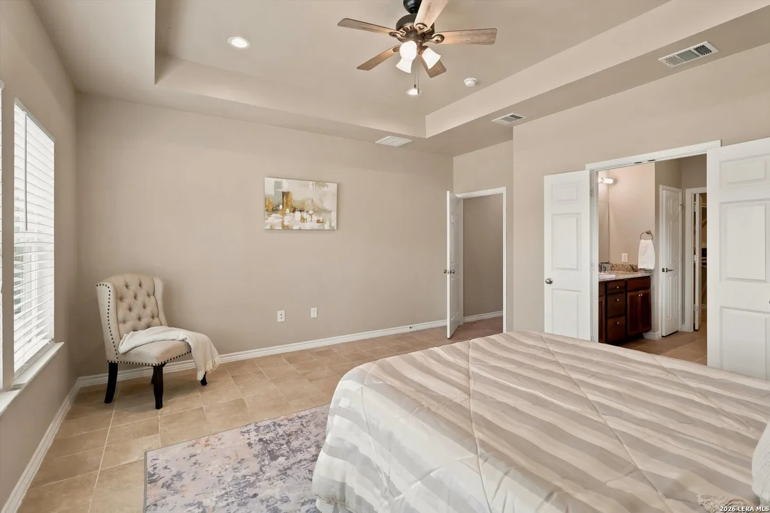 Photo of 200 Lakeview Cir