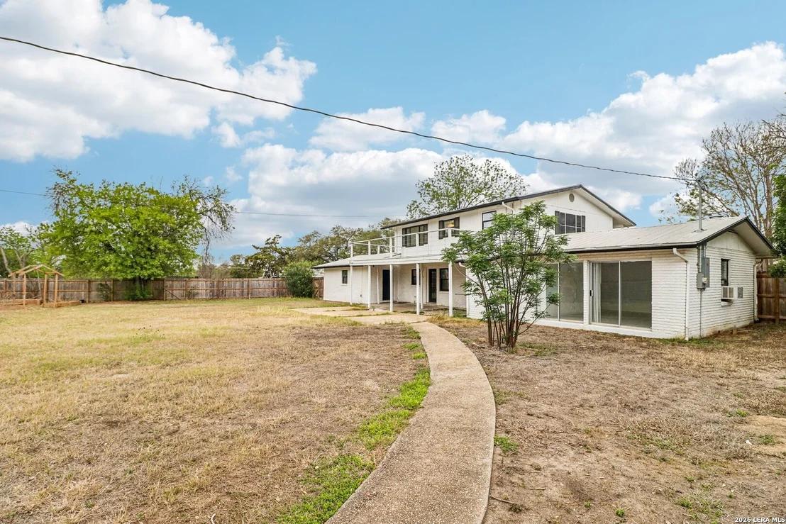 Photo of 302 WEATHERCOCK LN