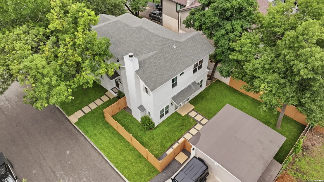 Photo of 301 OGDEN LN
