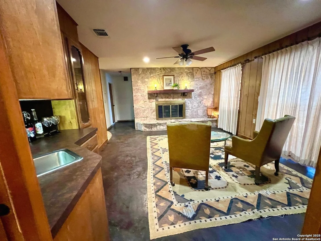 Photo of 433 Fort Clark Rd