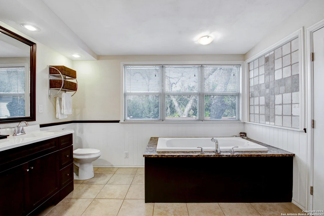 Photo of 327 BURNSIDE DR