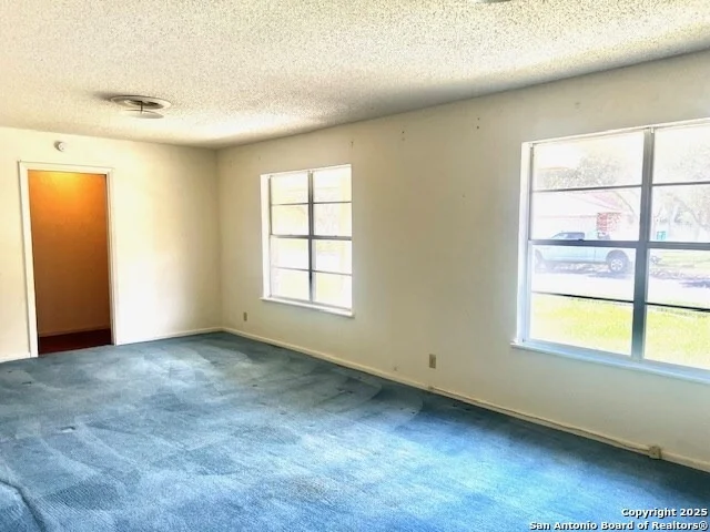Photo of 901 Newhall
