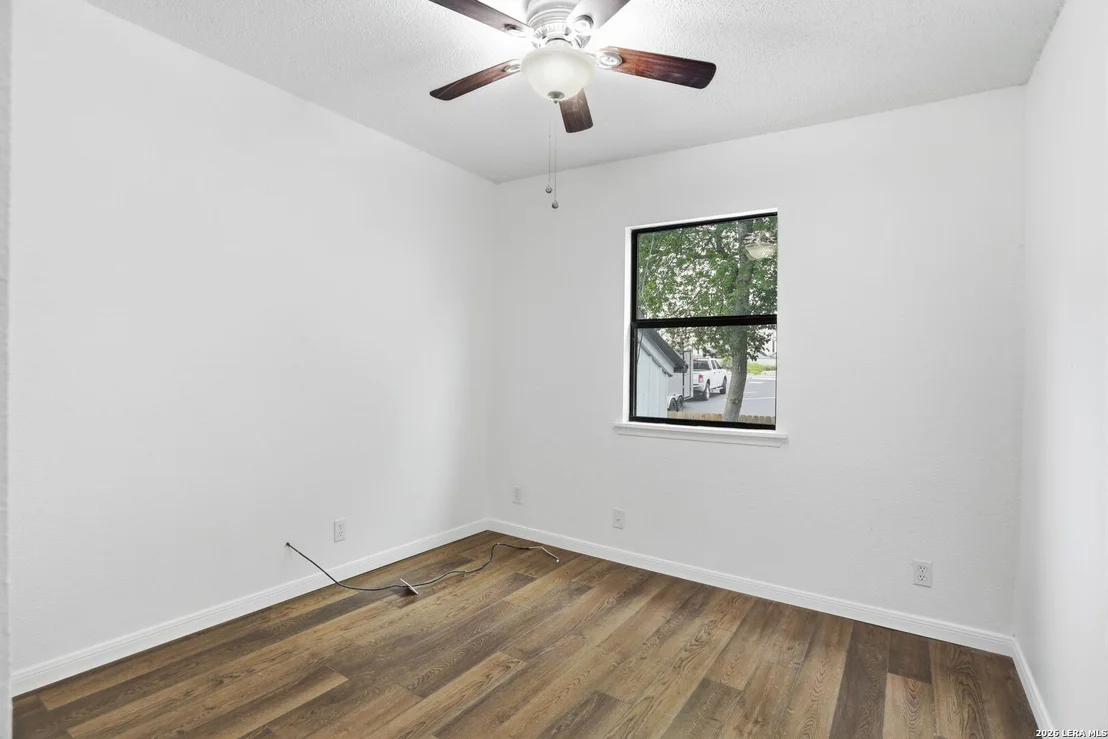 Photo of 8112 Scottshill