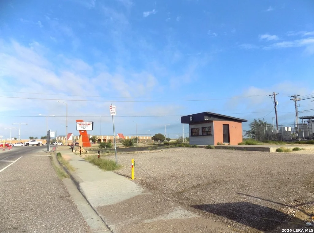 Photo of 2173 SECOND ST.