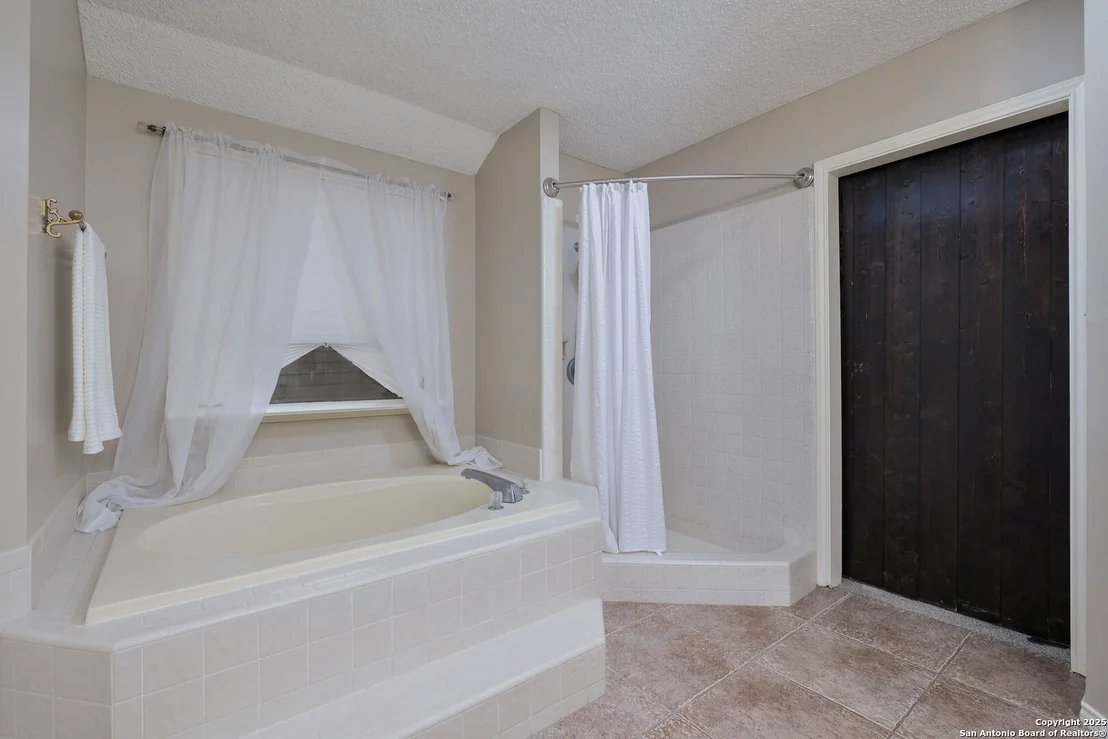 Photo of 9231 Saint Ives