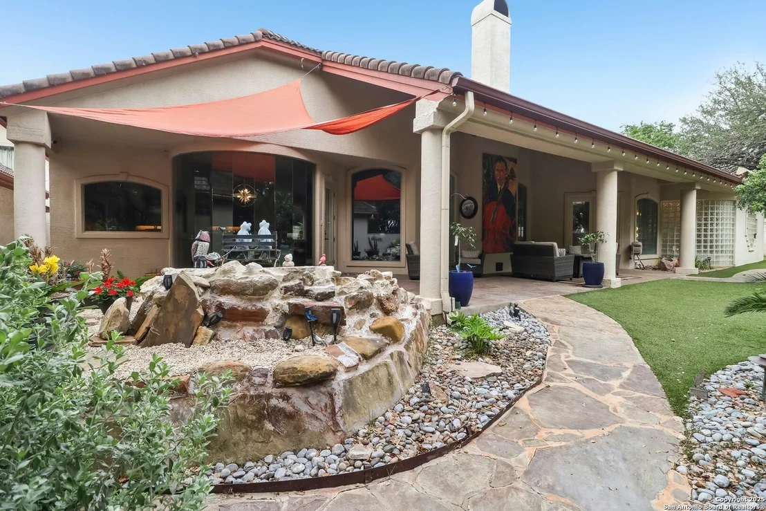 Photo of 908 La Puerta