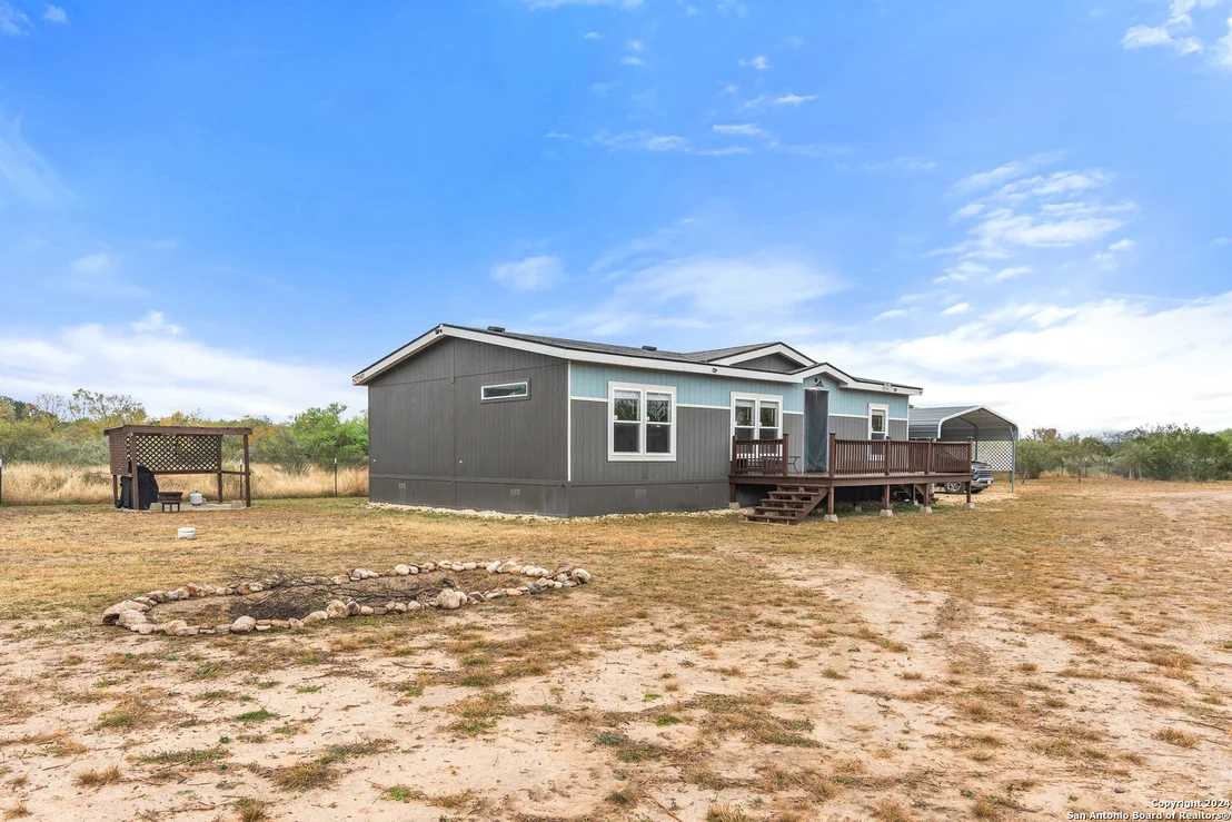 Photo of 1140 Private Road 2415