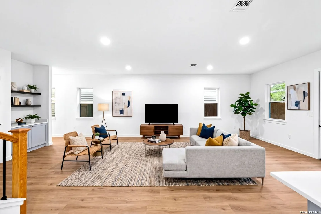 Photo of 110 San Antonio Blvd