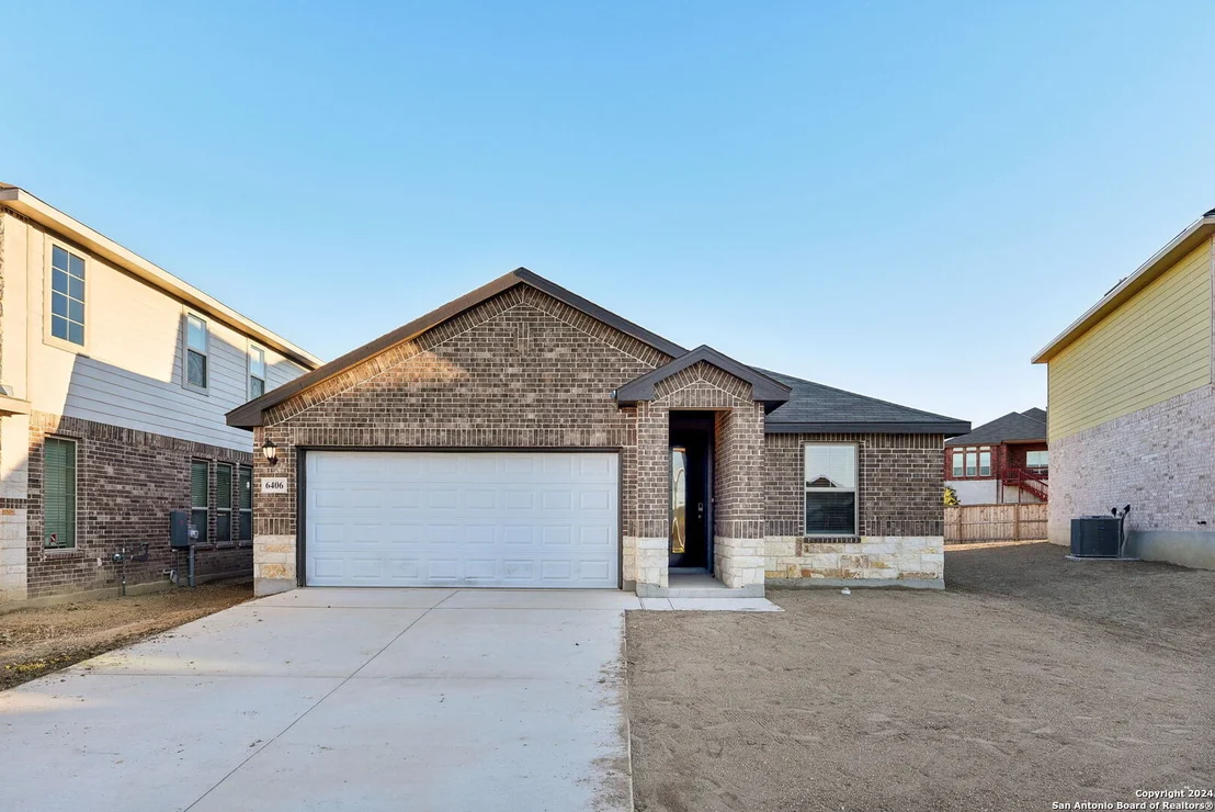 Photo of 6406 Comanche Sky