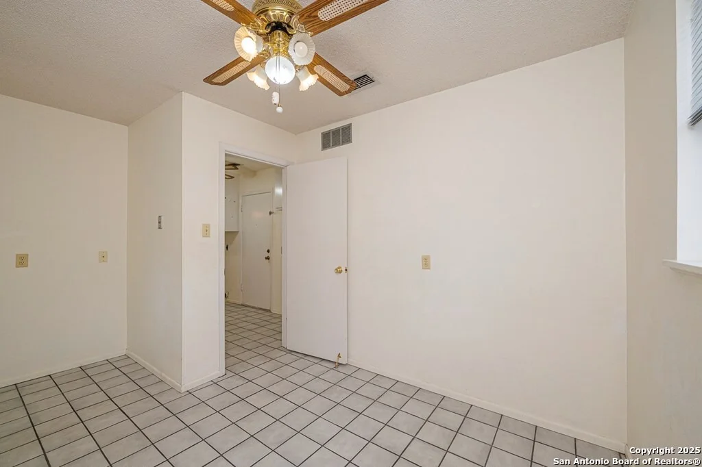 Photo of 23 Encino Loma