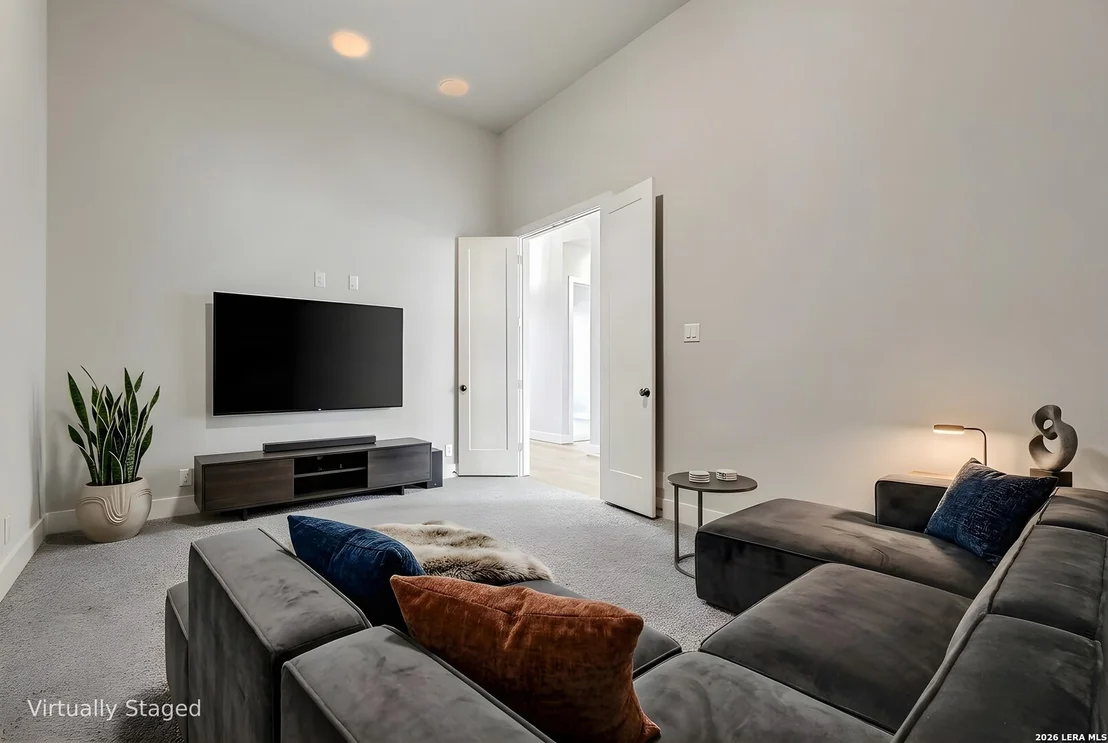 Photo of 457 Westmont