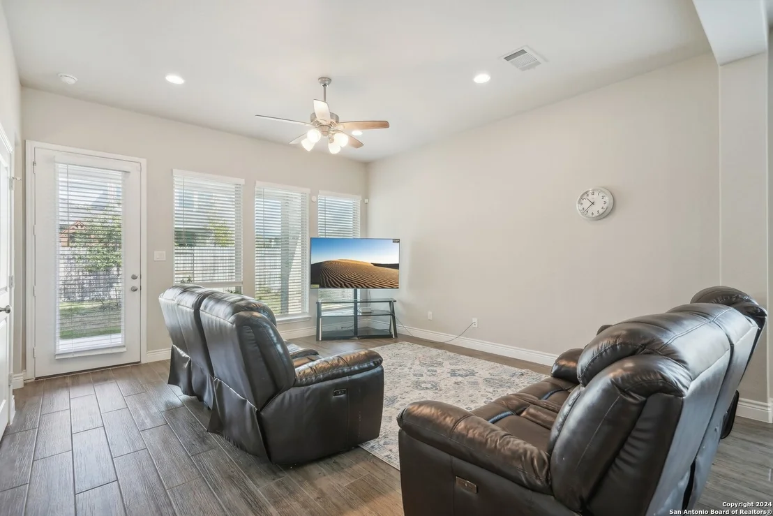 Photo of 1493 Pitcher Bend