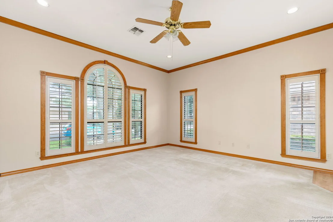 Photo of 144 GARDENRIDGE DR