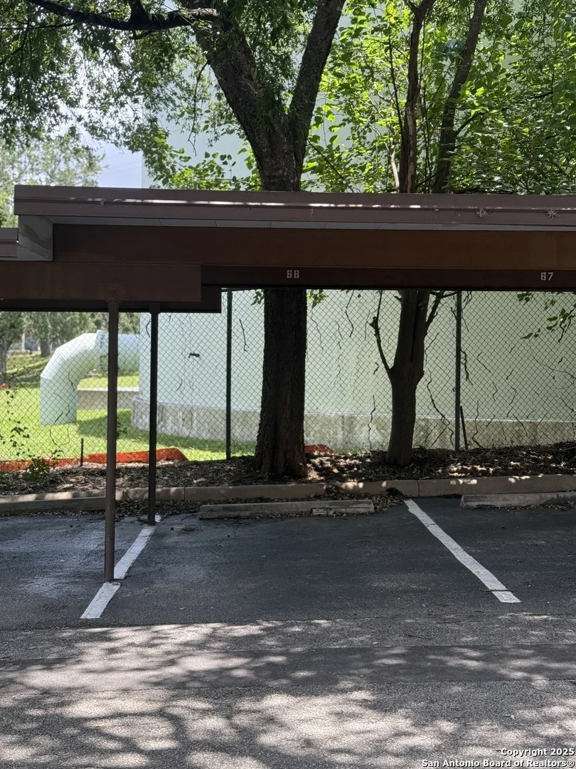 Photo of Unit 68 at 8611 datapoint