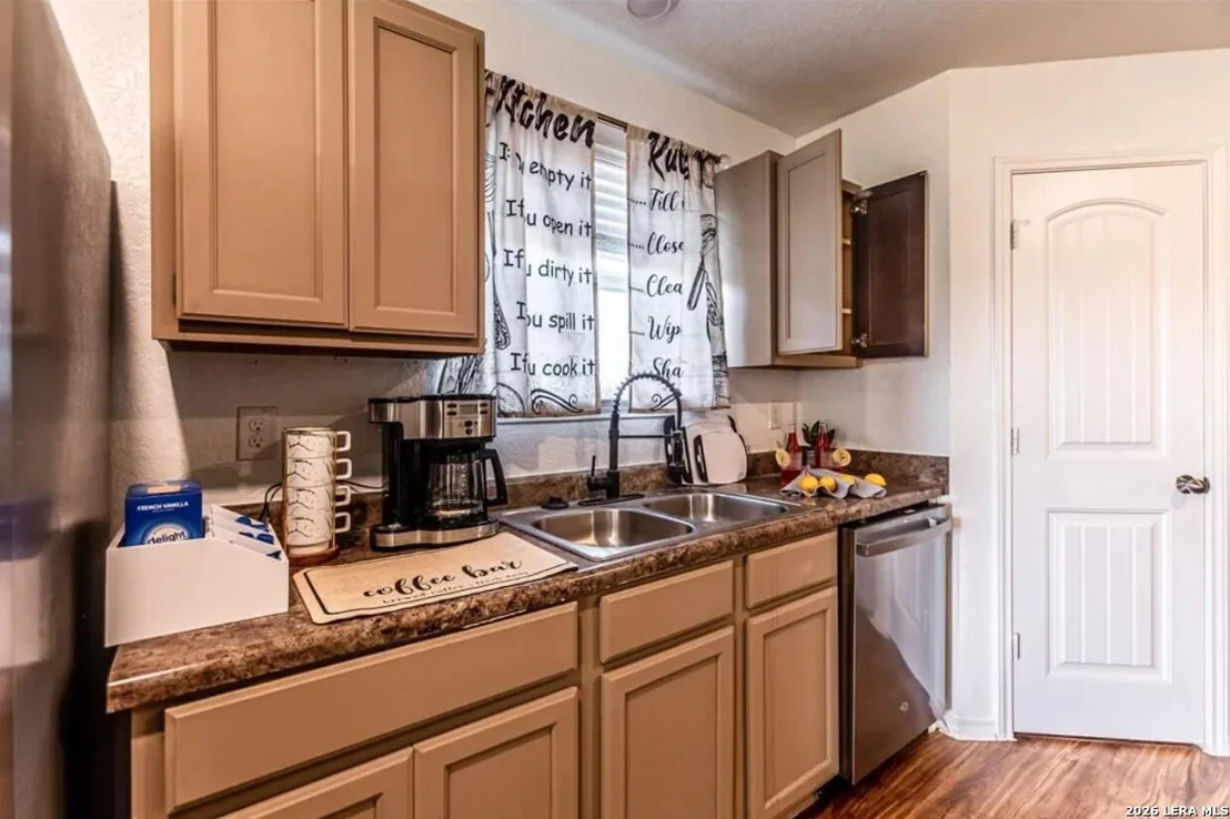 Photo of 3240 Mission Riv