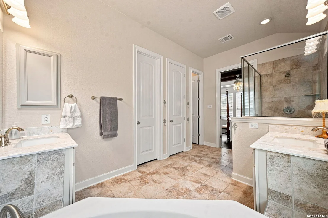 Photo of 980 Water Oak