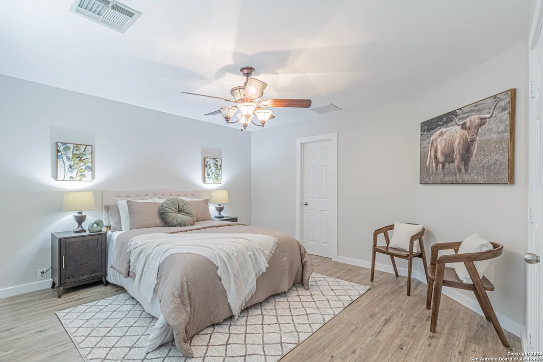 Photo of 5200 Columbia