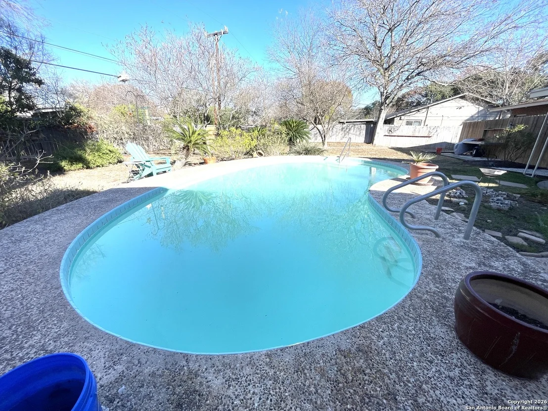 Photo of 615 CAVE LN