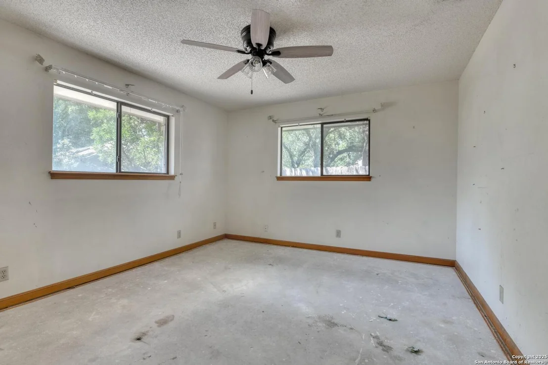 Photo of 8502 Upton