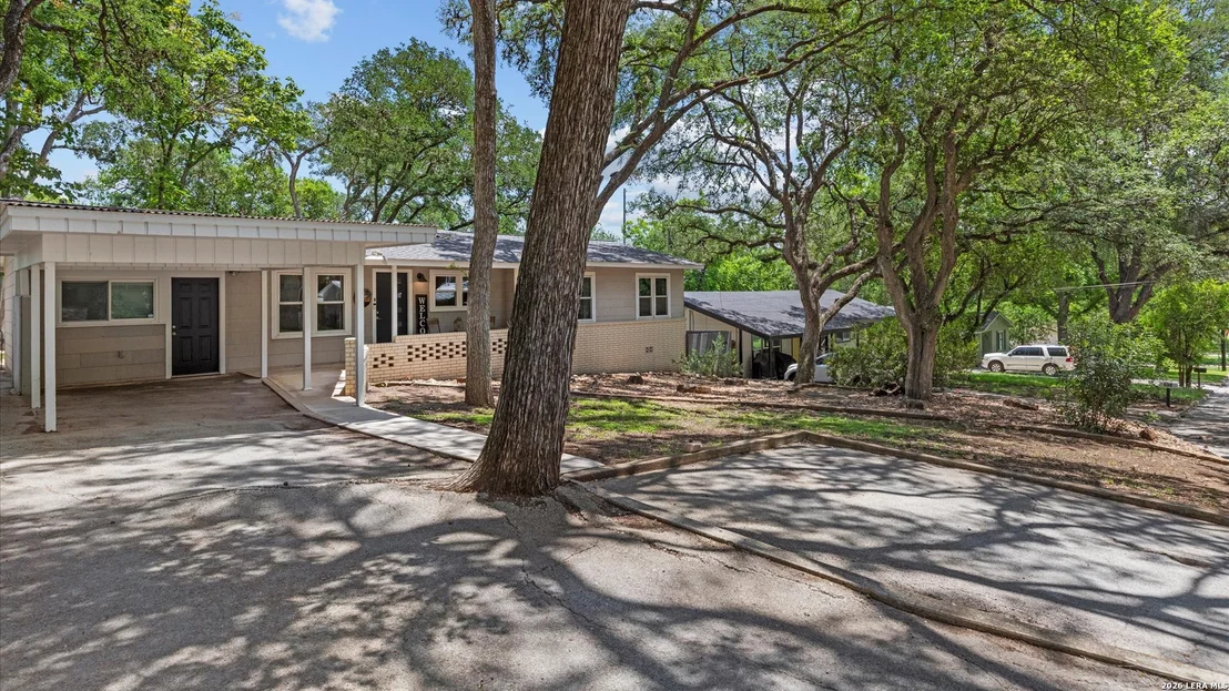 Photo of 546 PARKVIEW BLVD