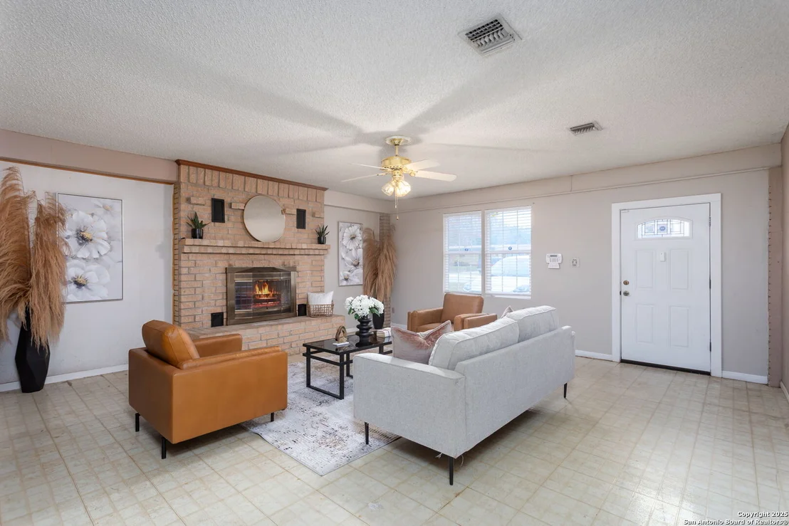 Photo of 104 ROLLING GREEN DR