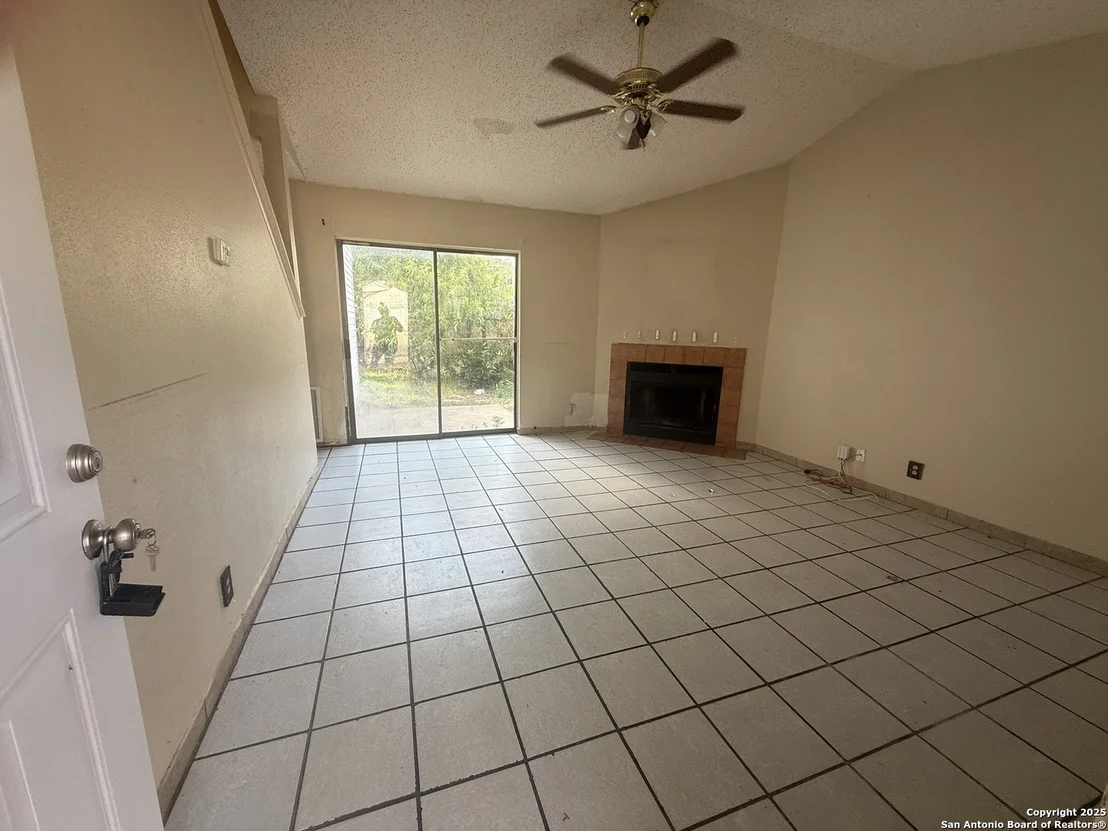 Photo of 10034 Amber Field